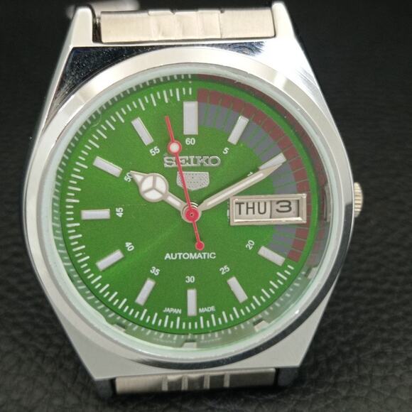 Vintage 1992 Seiko Automatic Mens Silver Watch W/daydate & Green accents - Picture 4 of 10